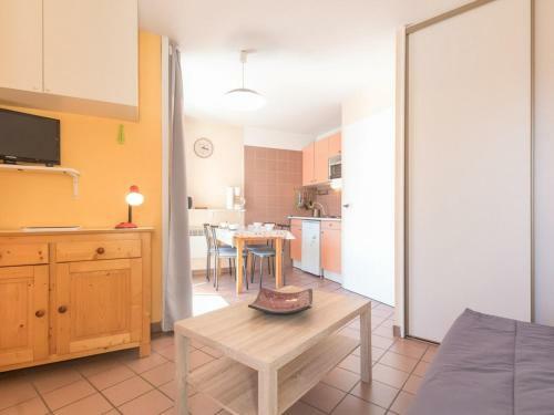 Apartamento Appartement Brian�on, 1 Pi�ce, 4 Personnes - Fr-1-330c-18