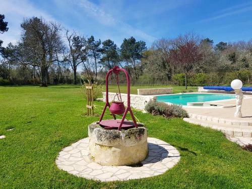 House With One Bedroom In Bussac Foret With Shared Pool Terrace And Wifi