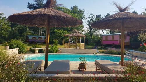 House With One Bedroom In Bussac Foret With Shared Pool Terrace And Wifi