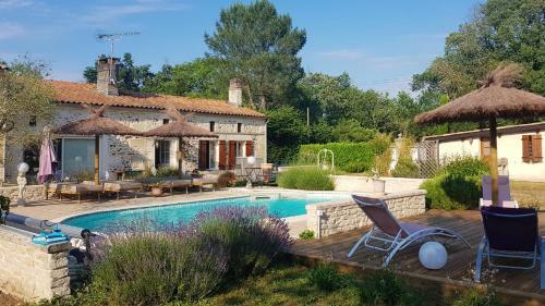 House With One Bedroom In Bussac Foret With Shared Pool Terrace And Wifi