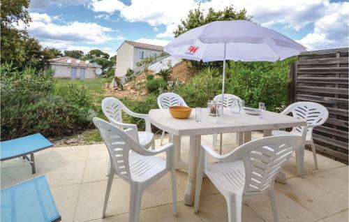 Three-bedroom Holiday Home In Calvisson