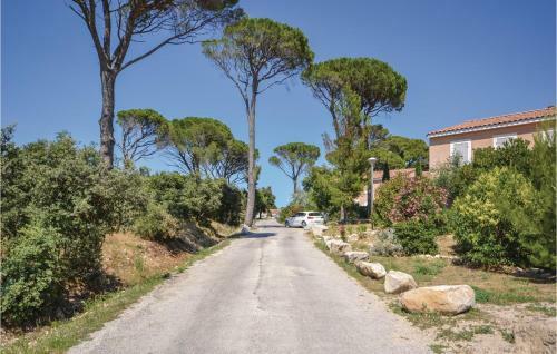 Three-bedroom Holiday Home In Calvisson
