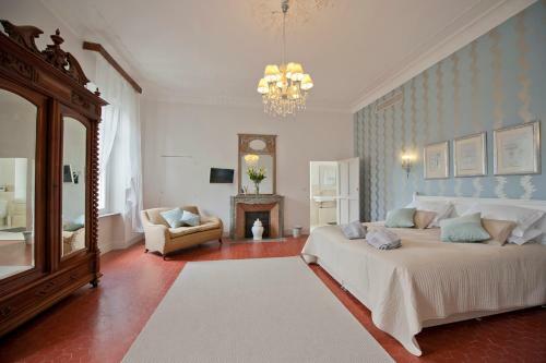 Canet-en-roussillon Chateau Sleeps 14 Pool Air Con