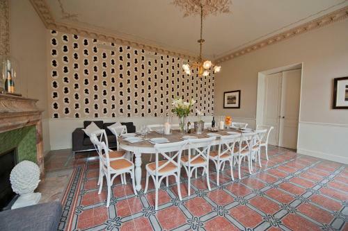 Canet-en-roussillon Chateau Sleeps 14 Pool Air Con