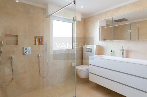 Vaneau Sea View Apartment In The Palm Beach