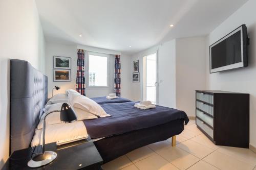 Cannes Apartment Sleeps 6 Wifi