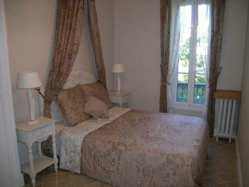 Cannes Apartment Sleeps 4 Air Con Wifi