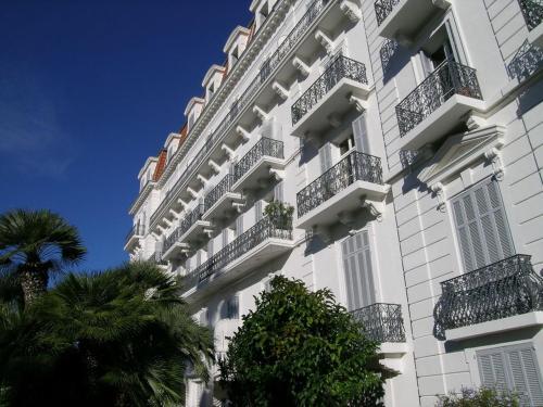 Cannes Apartment Sleeps 4 Air Con Wifi