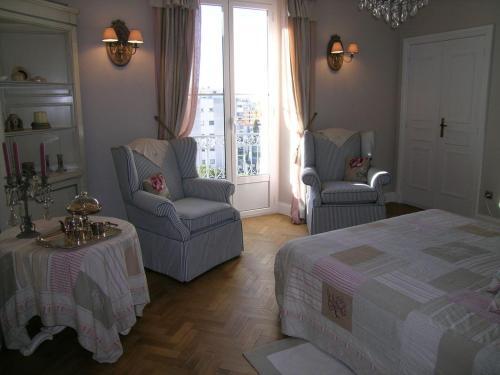 Cannes Apartment Sleeps 4 Air Con Wifi