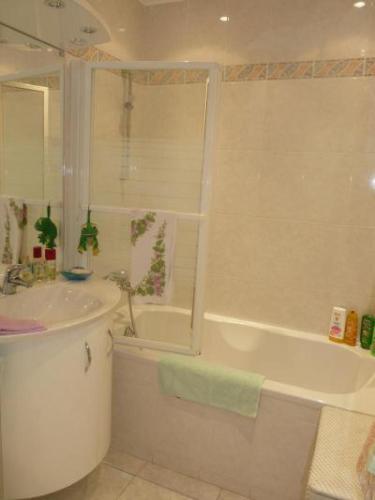 Cannes Apartment Sleeps 4 Air Con