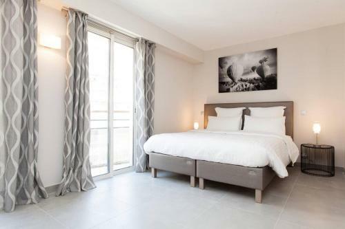 Apartamento Carlton Area: New 2 Beds / 2 Baths
