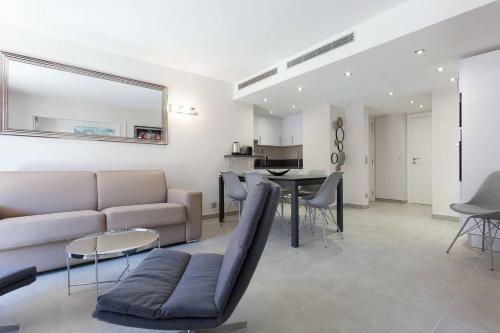 Apartamento Carlton Area: New 2 Beds / 2 Baths