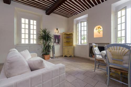 Cannes Apartment Sleeps 2 Air Con Wifi