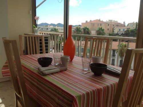 Cannes Apartment Sleeps 3 Air Con Wifi