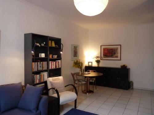 Cannes Apartment Sleeps 5 Air Con Wifi