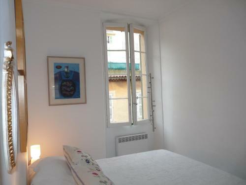 Cannes Apartment Sleeps 5 Air Con Wifi
