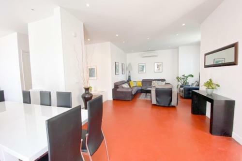 Villa 8 Chambres - 200 M�tres Croisette