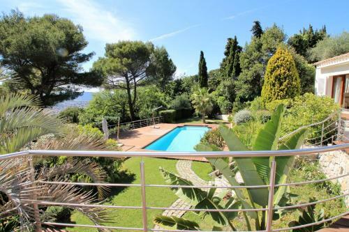 Luxury Villa In Cannes Hills