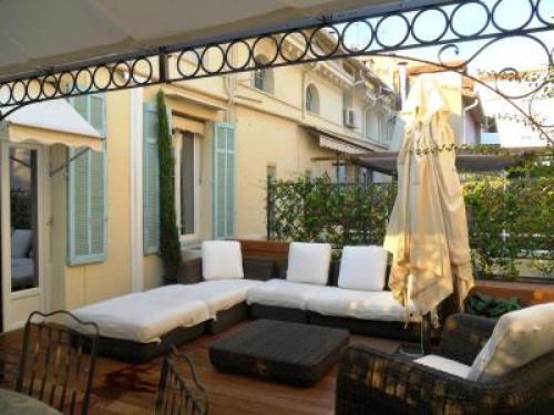 Cannes Apartment Sleeps 7 Wifi