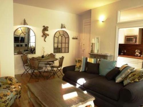 Cannes Apartment Sleeps 7 Wifi