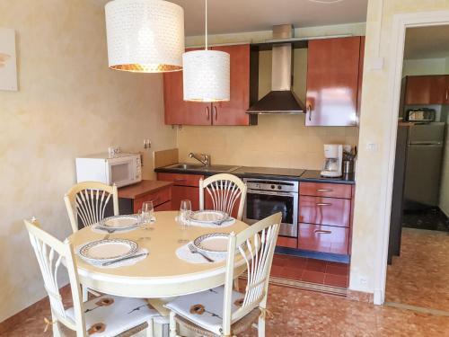 Apartment Reine Astrid-3