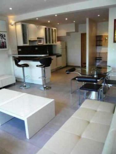 Cannes Apartment Sleeps 4 Air Con