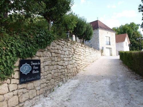 Bed & Breakfast Domaine Des Pierres Blanches - Chambres D'h�tes