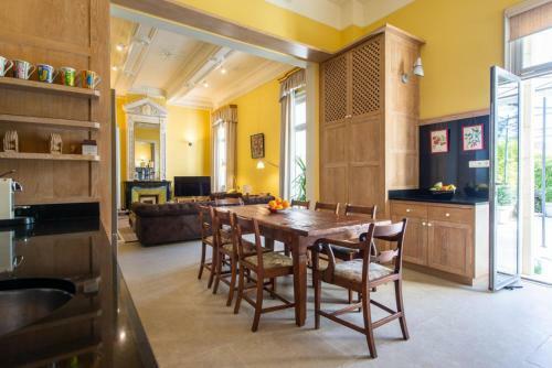 Caux Villa Sleeps 12 With Pool And Wifi