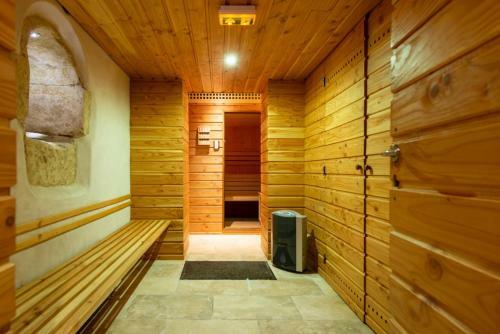 Caux Villa Sleeps 12 With Pool And Wifi
