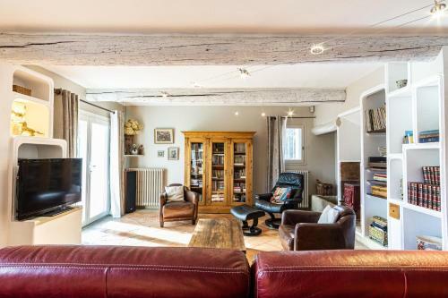 Stunning Property Between Alpilles And Luberon