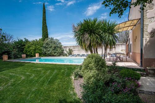Stunning Property Between Alpilles And Luberon