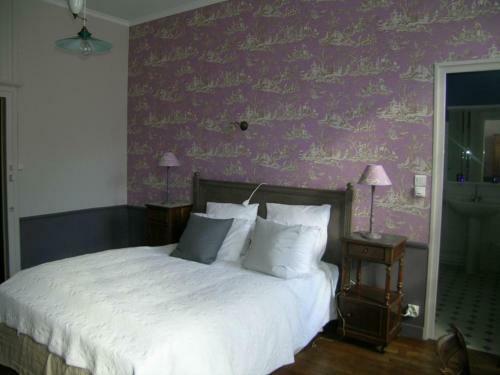 G�te C�rilly, 4 Pi�ces, 6 Personnes - Fr-1-489-98