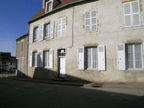 G�te C�rilly, 4 Pi�ces, 6 Personnes - Fr-1-489-98