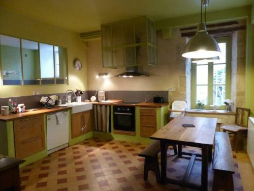 G�te C�rilly, 4 Pi�ces, 6 Personnes - Fr-1-489-98