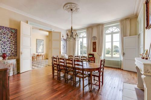 Cernay Chateau Sleeps 16 Pool Wifi