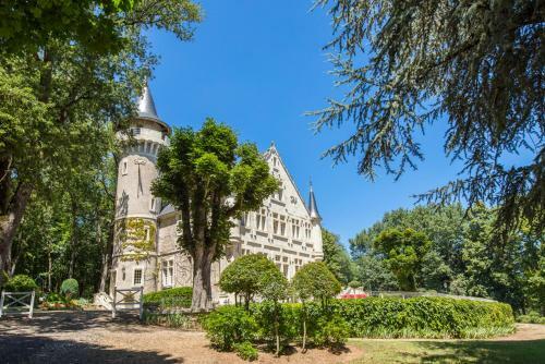 Cernay Chateau Sleeps 12 Pool