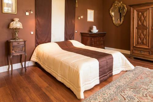 Cernay Chateau Sleeps 12 Pool
