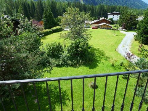 Modern Apartment In Chamonix-mont-blanc With Mountain View