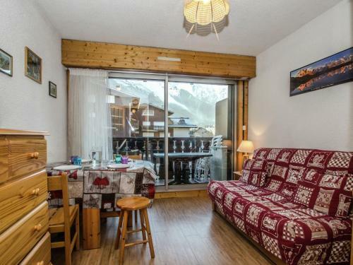 Modern Apartment In Chamonix-mont-blanc With Large Terrace