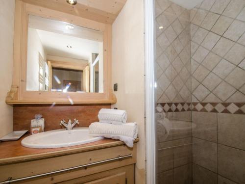Decorated Apartment In Chamonix France With Balcony