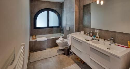 Apartamento La Cordee- 4 Chambres - Piscine - Spa