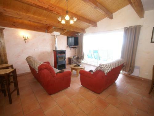 Stunning Holiday Home In Chassiers With Swimming Pool