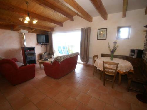 Stunning Holiday Home In Chassiers With Swimming Pool