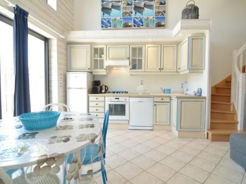 Charming Villa In Les Sables D'olonne With Garden