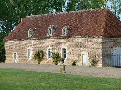 Dependance Of A 16th Century Castle Listed As An Historical Monument!