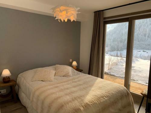 Chalet Ch�tel, 6 Pi�ces, 10 Personnes - Fr-1-198-212