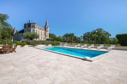 Clairac Chateau Sleeps 15 With Pool And Wifi