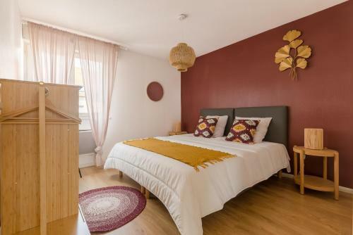 The Elegance - Renovated Apartment With Parking