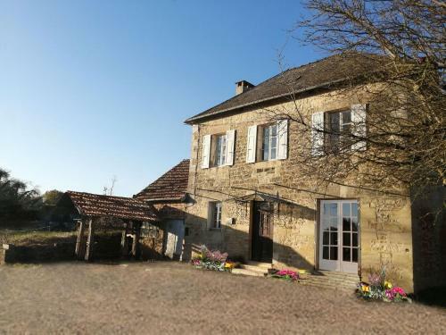 Charming Holiday Home In Coubejours With Private Pool