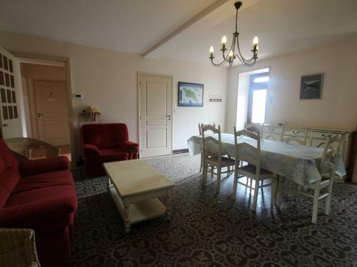 G�te Cugand, 5 Pi�ces, 8 Personnes - Fr-1-426-93